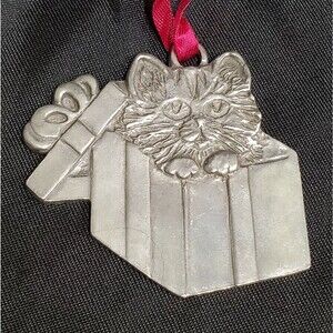 Vtg pewter Christmas cat ornament by seagull pewter Canada